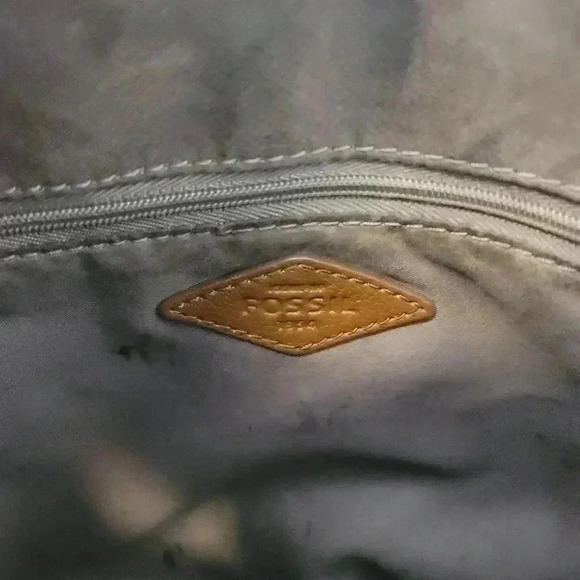 Fossil tan leather Crossbody see pics for details - Picture 6 of 9